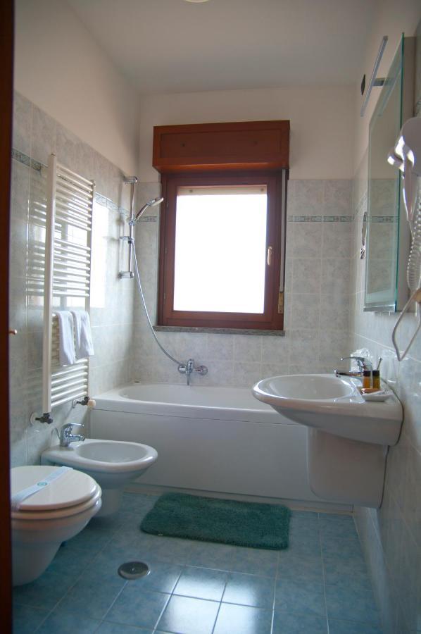 B&Byanet'S Beautiful House Civitavecchia Exteriör bild